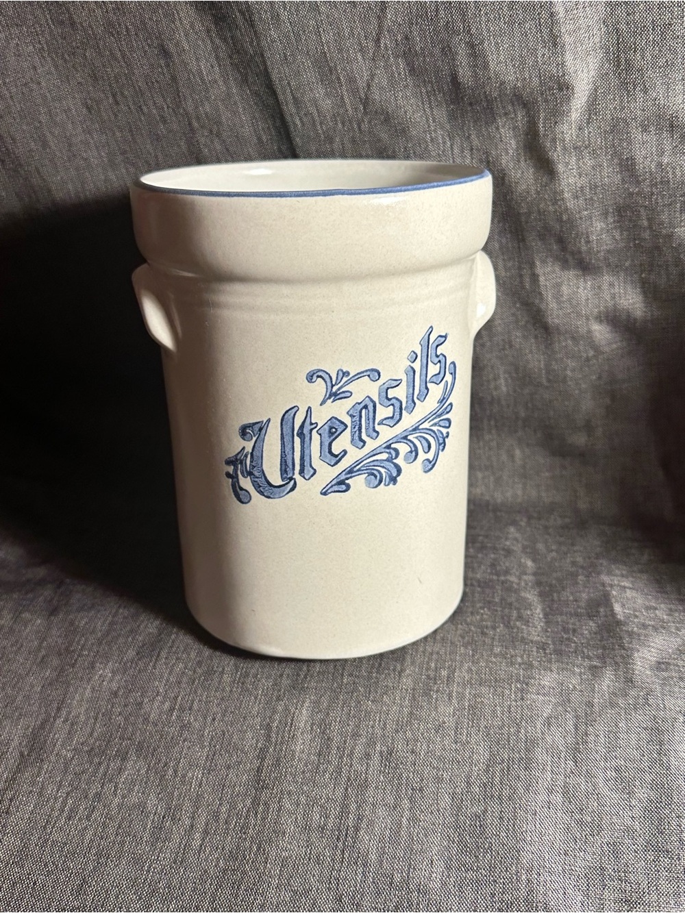Pfaltzgraff Cream and Blue Utensil Crock